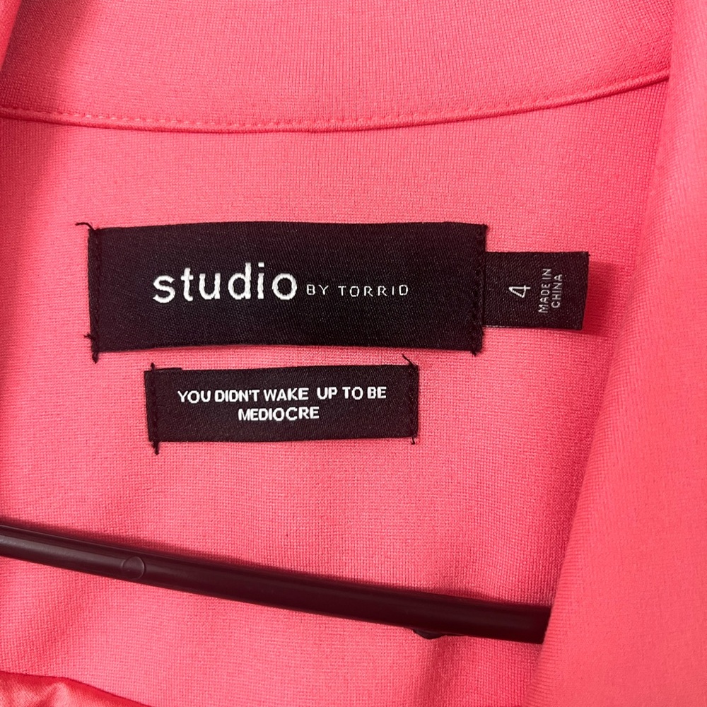 Size 4 pink Chelsea studio luxe ponte blazer